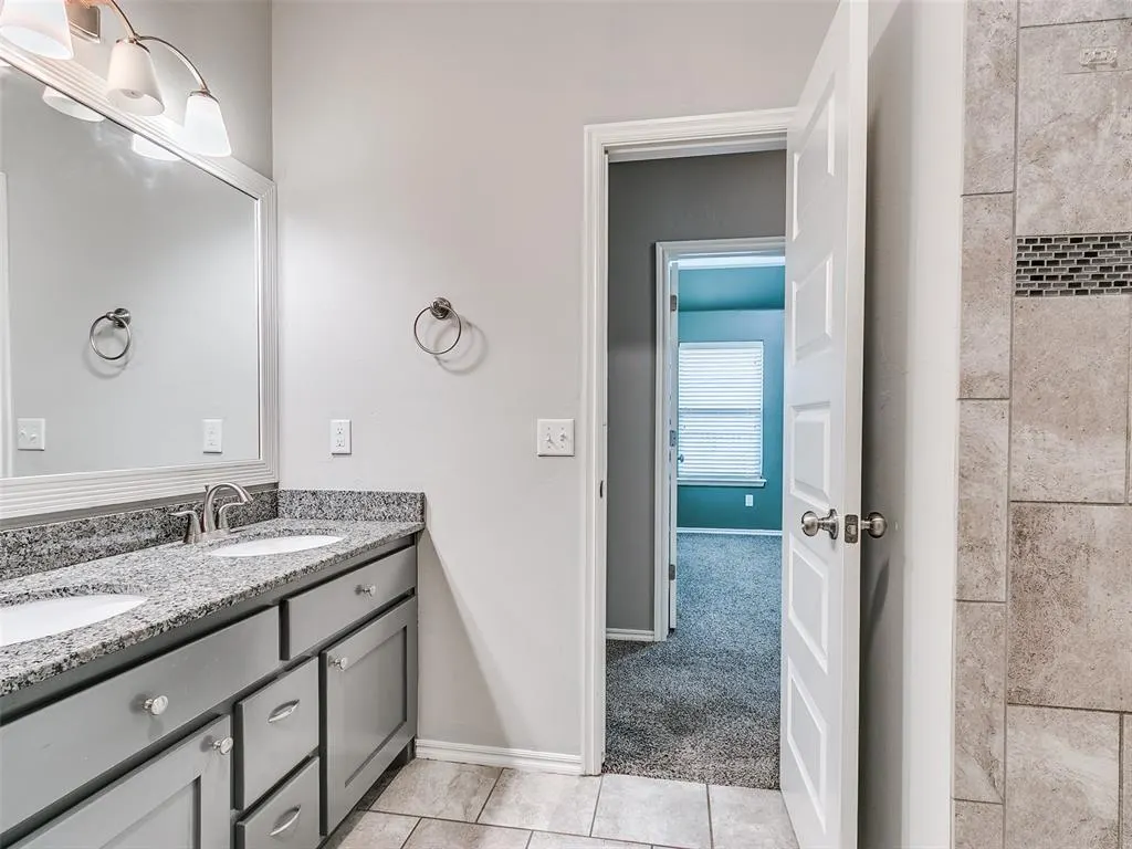 Photo 12 — 708 Redvine Road, Yukon, OK 73099