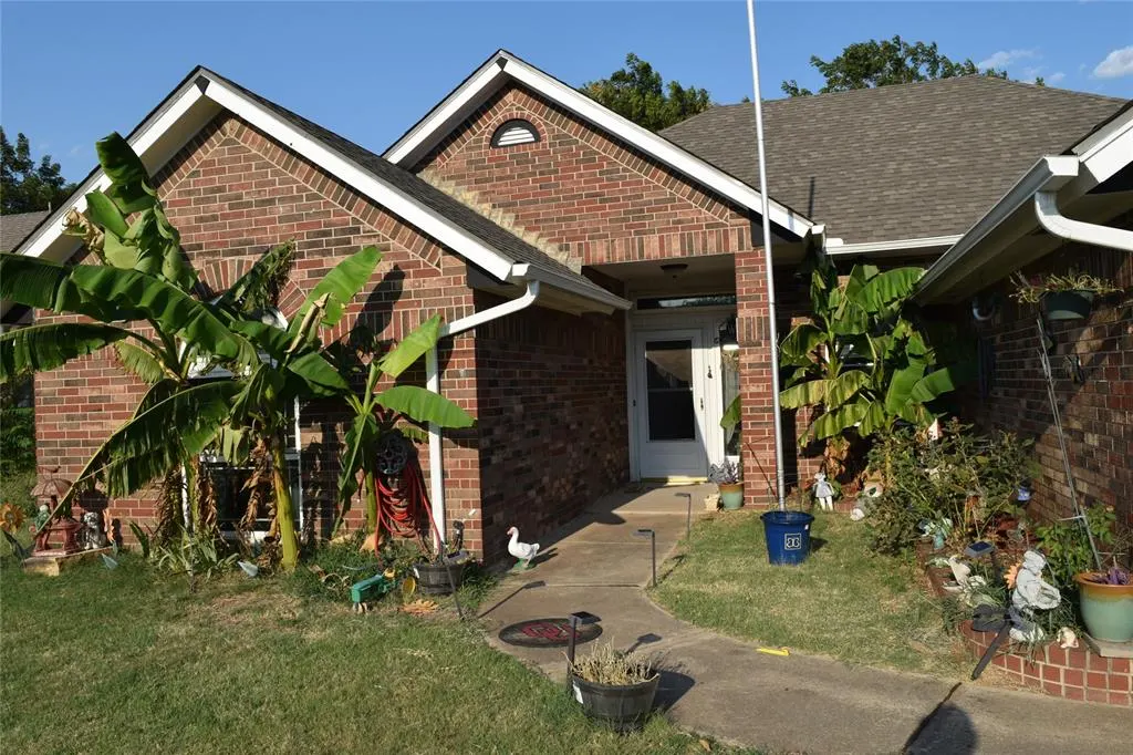 Photo 2 — 108 Remington Avenue, Midwest City, OK 73130