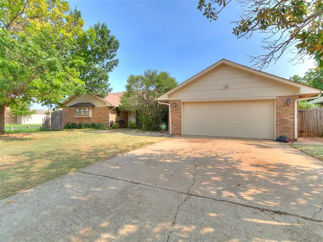 Photo 4 — 2200 NW 118th Street, Oklahoma City, OK 73120