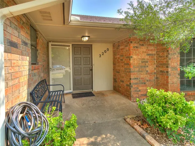 Photo 6 — 2200 NW 118th Street, Oklahoma City, OK 73120