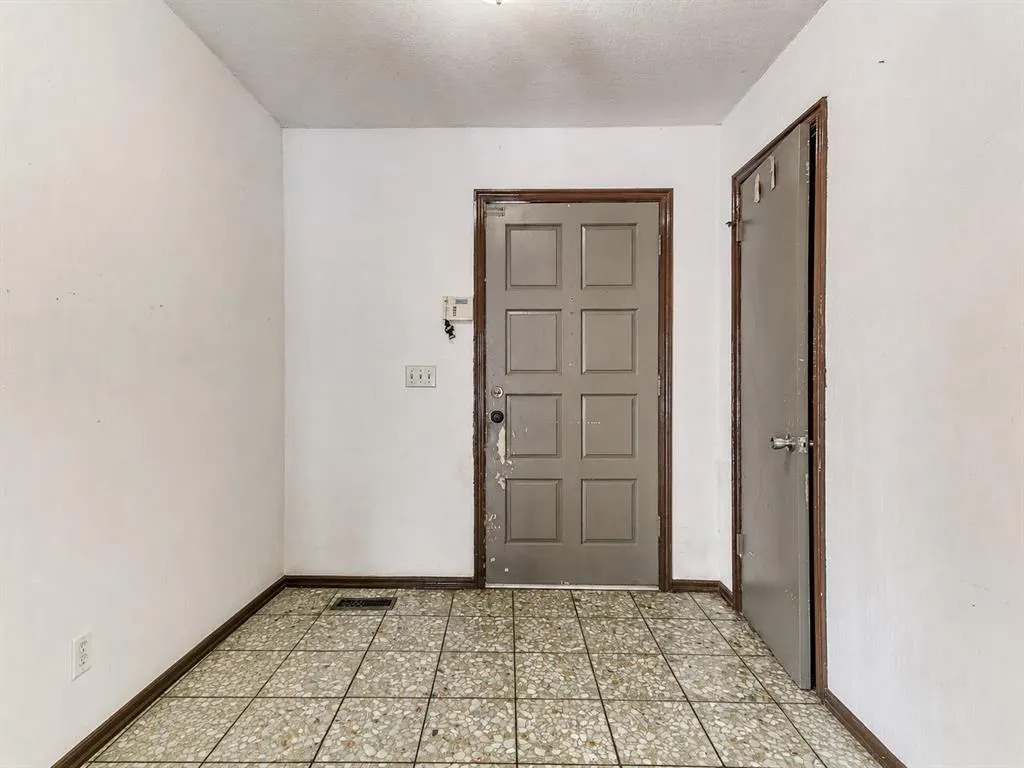 Photo 8 — 2200 NW 118th Street, Oklahoma City, OK 73120