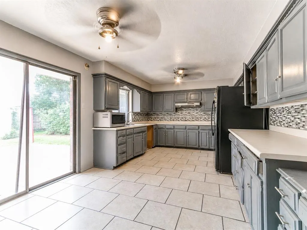 Photo 12 — 2200 NW 118th Street, Oklahoma City, OK 73120
