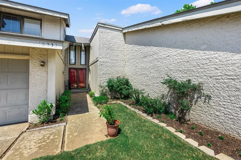 Front exterior — 10033 Hefner Village Terrace, Oklahoma City, OK 73162
