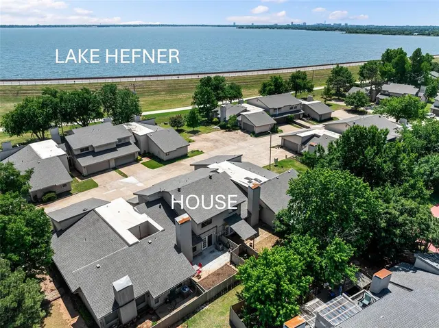 Photo 2 — 10033 Hefner Village Terrace, Oklahoma City, OK 73162
