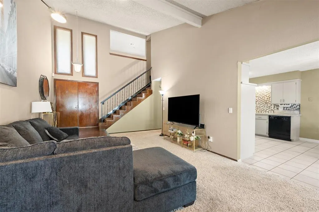 Photo 6 — 10033 Hefner Village Terrace, Oklahoma City, OK 73162