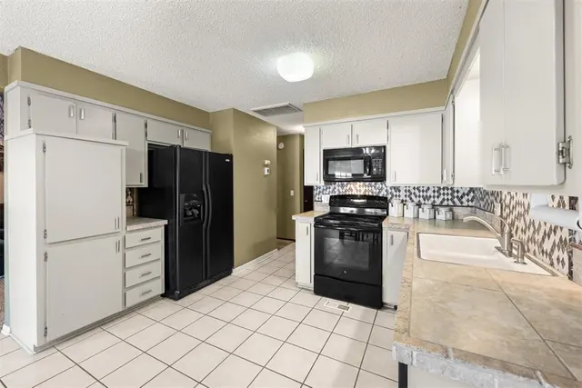 Photo 8 — 10033 Hefner Village Terrace, Oklahoma City, OK 73162