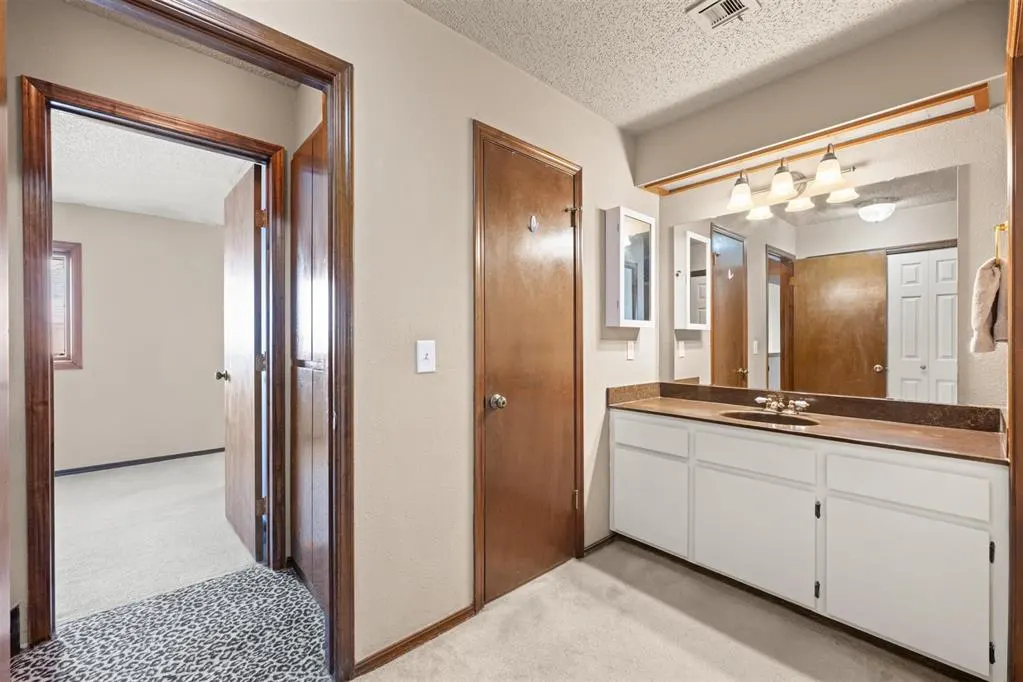 Photo 18 — 10033 Hefner Village Terrace, Oklahoma City, OK 73162