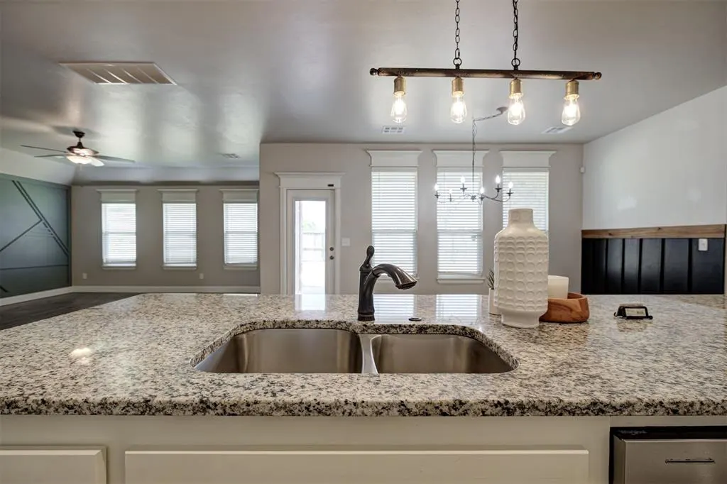Photo 17 — 12013 SW 45th Terrace, Mustang, OK 73064