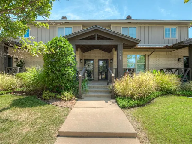 Photo 2 — 2224 Kavanaugh Boulevard, Oklahoma City, OK 73120