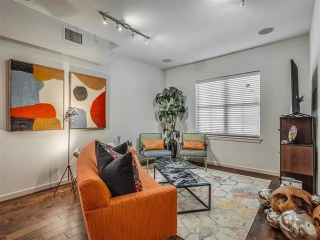 Photo 7 — 2224 Kavanaugh Boulevard, Oklahoma City, OK 73120