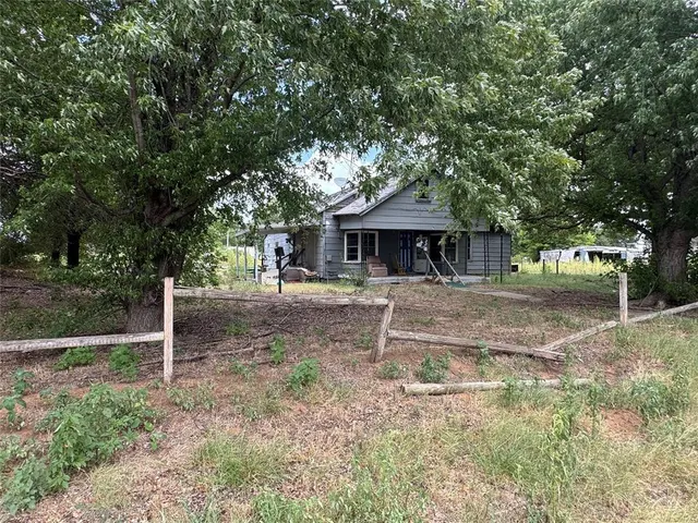 Photo 2 — 23082 County Road 1377, Anadarko, OK 73005