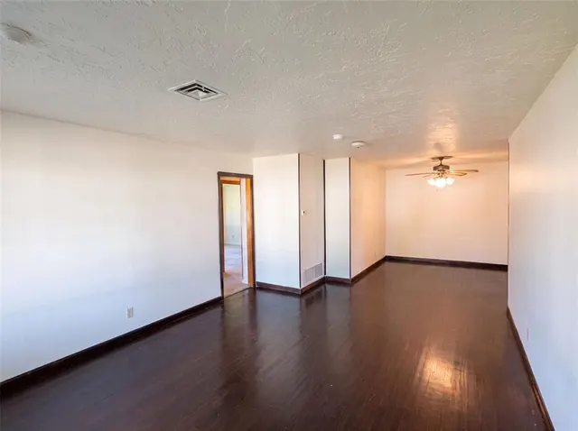 Photo 8 — 2606 NW 17th Street, Lawton, OK 73507