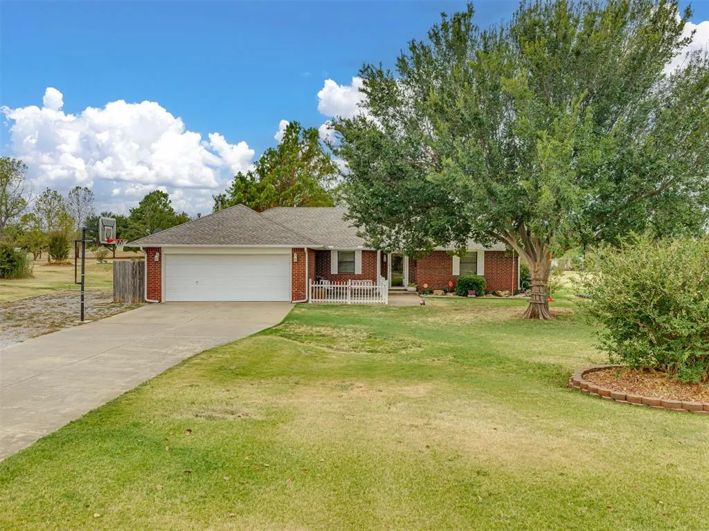 Front exterior — 413 Summer Oaks Drive, Blanchard, OK 73010