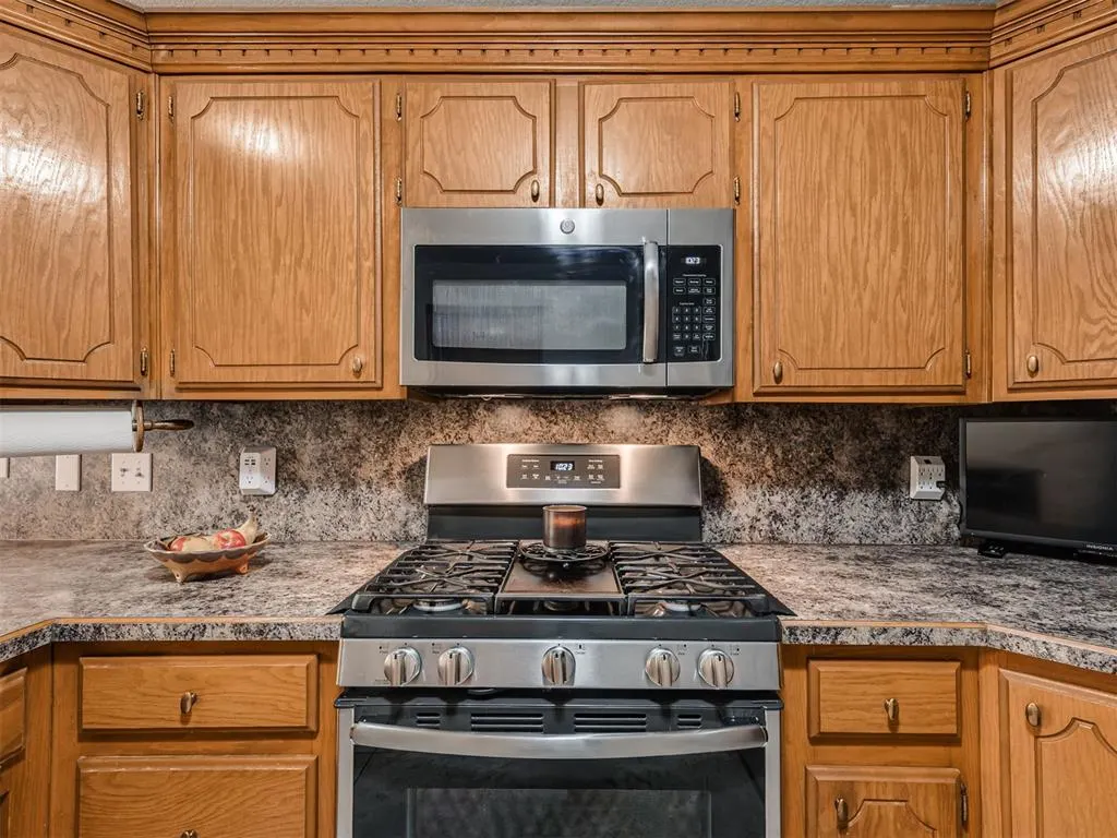 Photo 14 — 413 Summer Oaks Drive, Blanchard, OK 73010