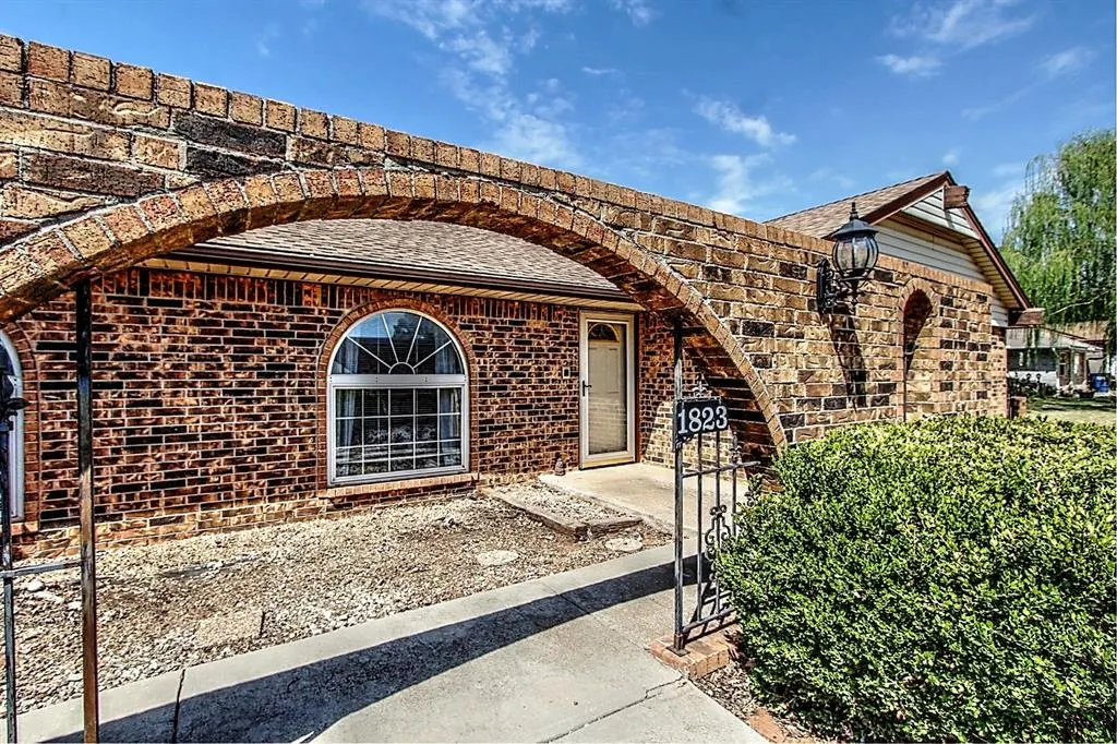 Photo 4 — 1823 W Rose Oak Drive, Mustang, OK 73064