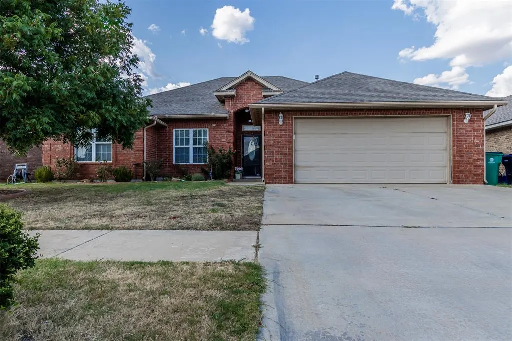Photo 3 — 813 SW 161st Street, Oklahoma City, OK 73170
