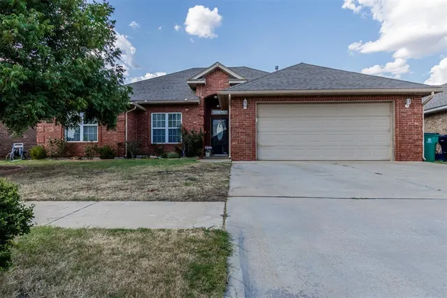 Photo 3 — 813 SW 161st Street, Oklahoma City, OK 73170