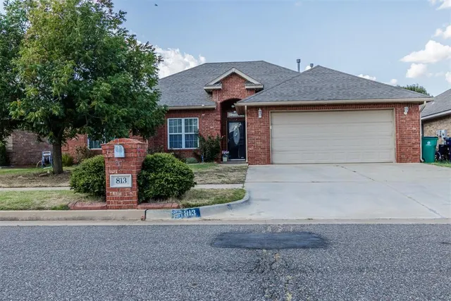 Photo 8 — 813 SW 161st Street, Oklahoma City, OK 73170