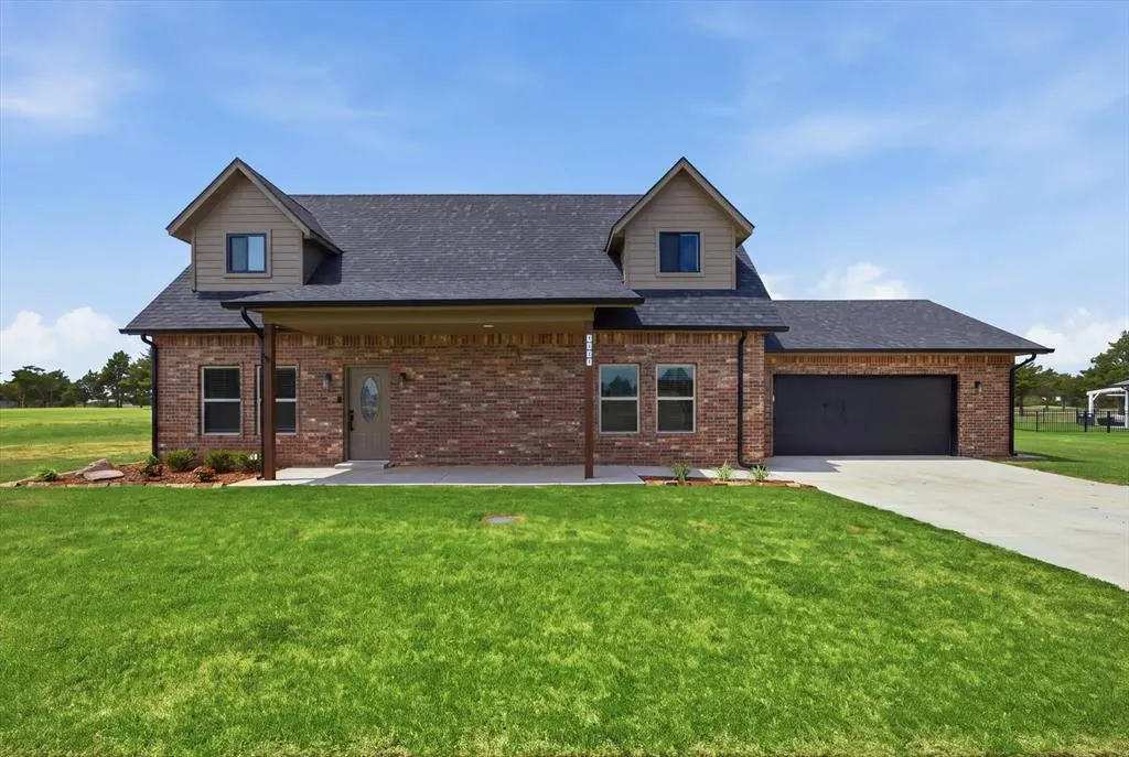 Front exterior — 1801 Fairway Drive, Guthrie, OK 73044