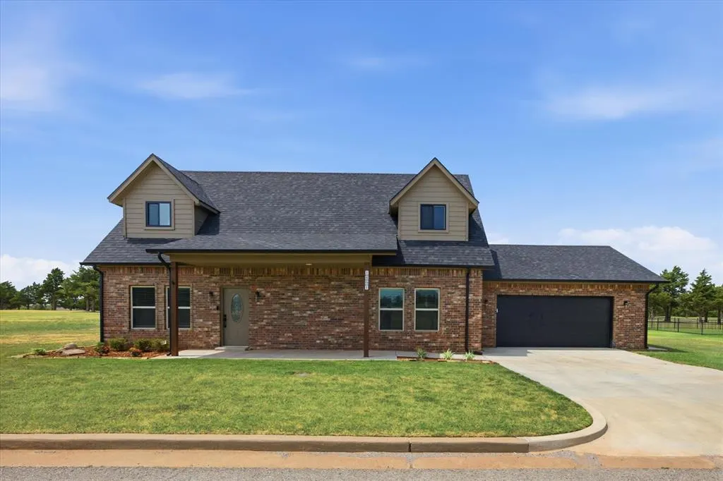 Photo 5 — 1801 Fairway Drive, Guthrie, OK 73044