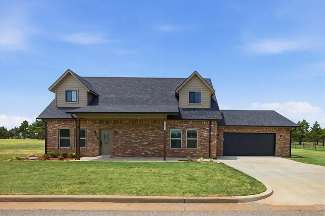 Photo 5 — 1801 Fairway Drive, Guthrie, OK 73044