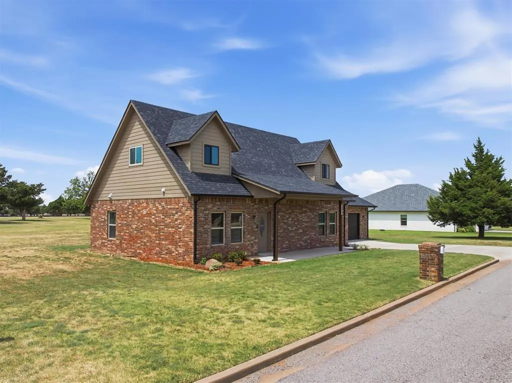 Photo 7 — 1801 Fairway Drive, Guthrie, OK 73044