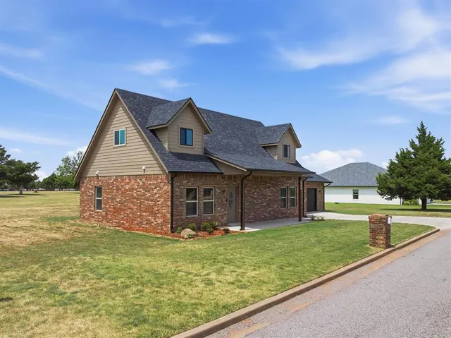 Photo 7 — 1801 Fairway Drive, Guthrie, OK 73044