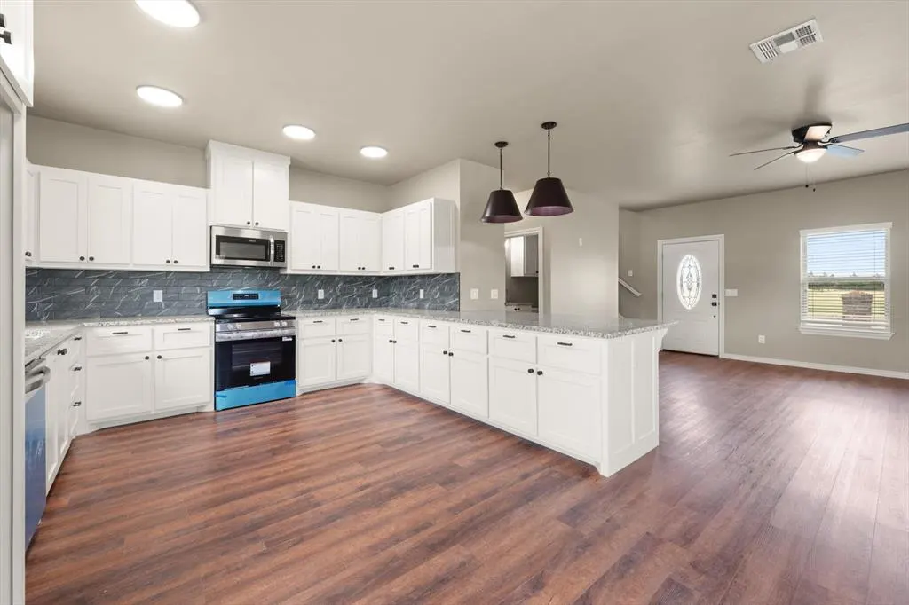 Photo 14 — 1801 Fairway Drive, Guthrie, OK 73044