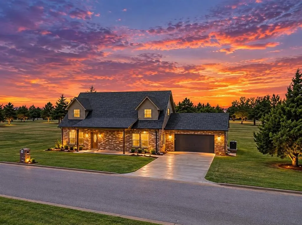 Front exterior — 1801 Fairway Drive, Guthrie, OK 73044