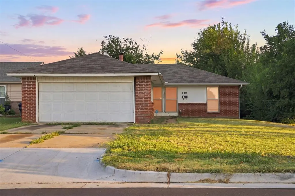 Front exterior — 840 NW 104th Street, Oklahoma City, OK 73114