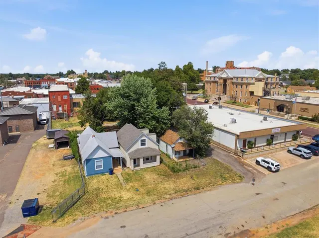 Photo 5 — 214 E Vilas Avenue, Guthrie, OK 73044