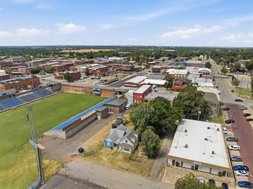 Photo 6 — 214 E Vilas Avenue, Guthrie, OK 73044