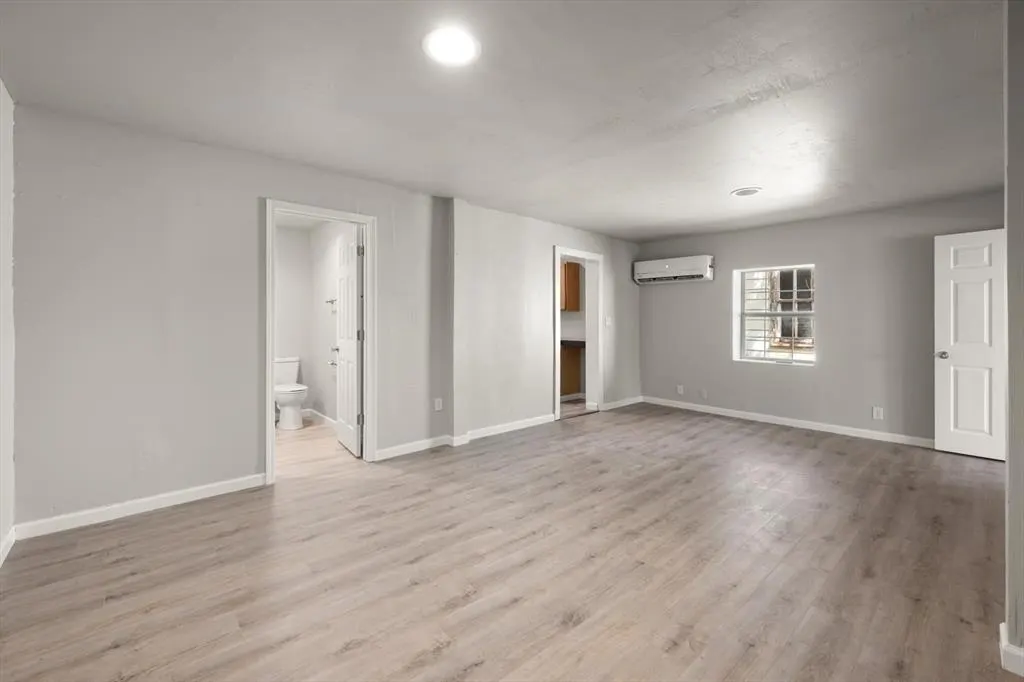 Photo 9 — 214 E Vilas Avenue, Guthrie, OK 73044