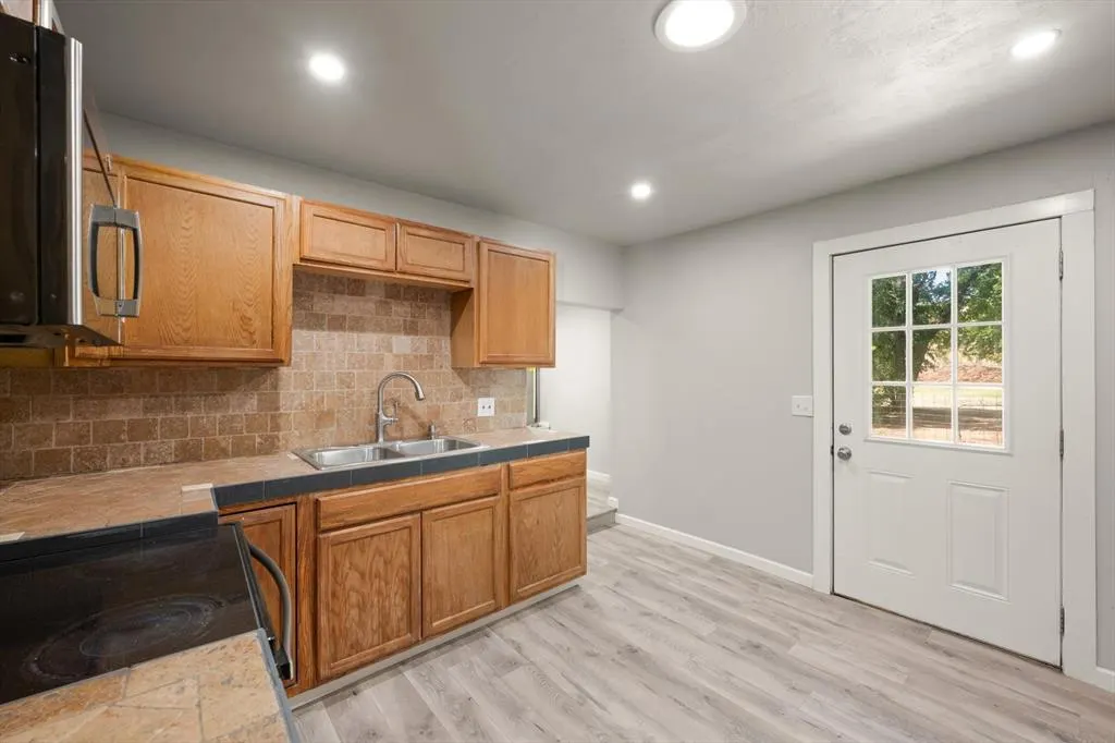 Photo 16 — 214 E Vilas Avenue, Guthrie, OK 73044