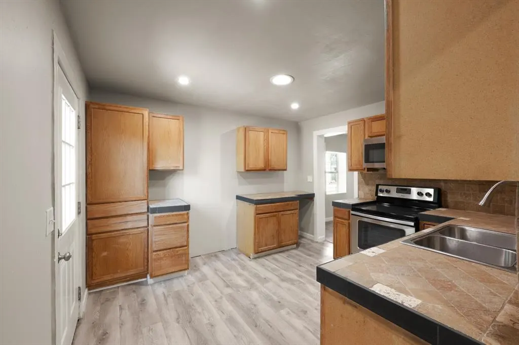 Photo 19 — 214 E Vilas Avenue, Guthrie, OK 73044