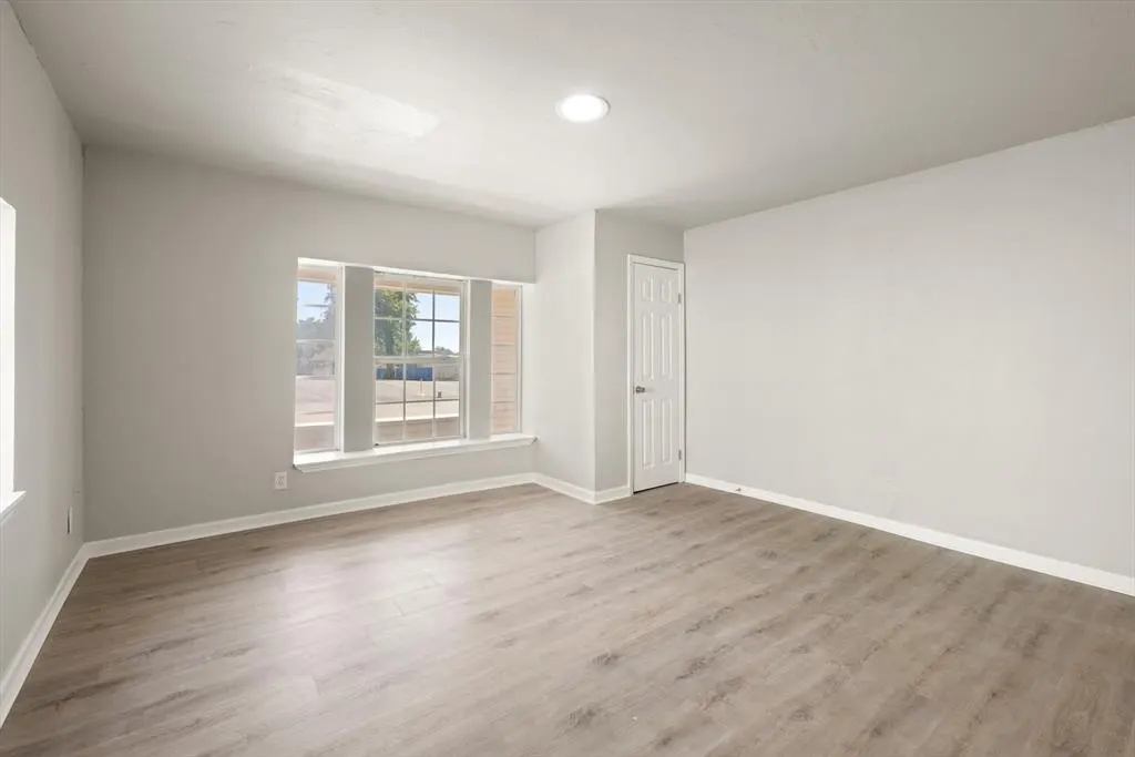 Photo 39 — 214 E Vilas Avenue, Guthrie, OK 73044
