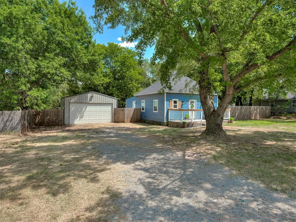 Photo 3 — 404 Elm Avenue, Wellston, OK 74881
