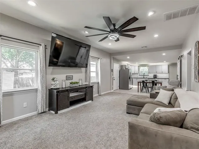 Photo 6 — 404 Elm Avenue, Wellston, OK 74881