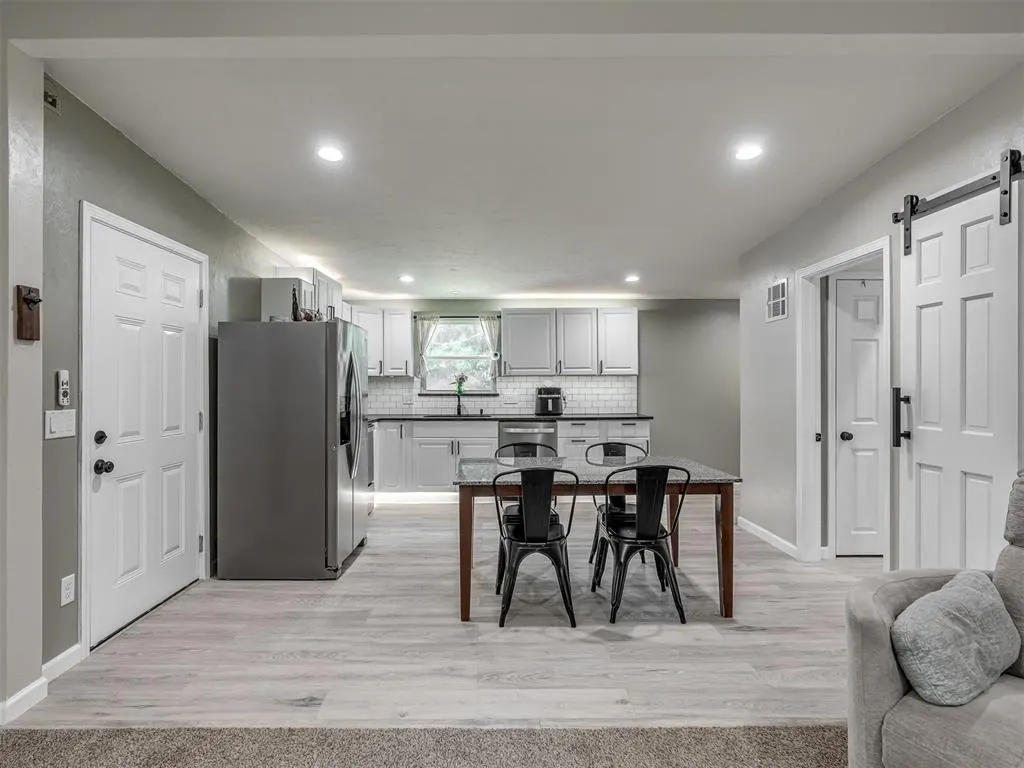 Photo 8 — 404 Elm Avenue, Wellston, OK 74881