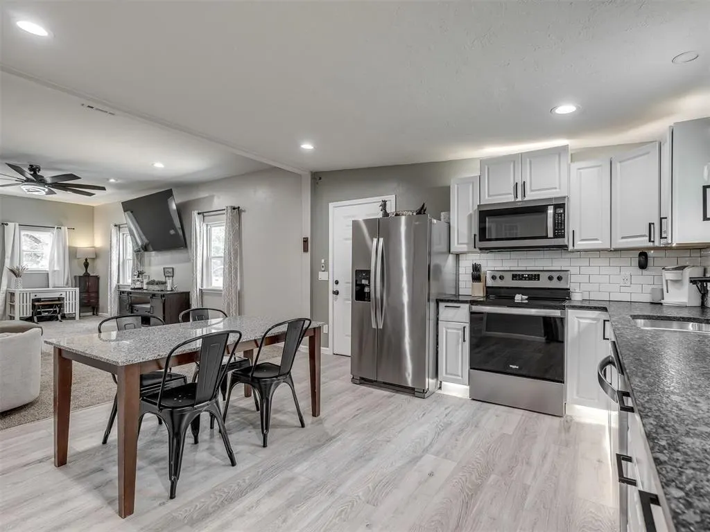 Photo 10 — 404 Elm Avenue, Wellston, OK 74881