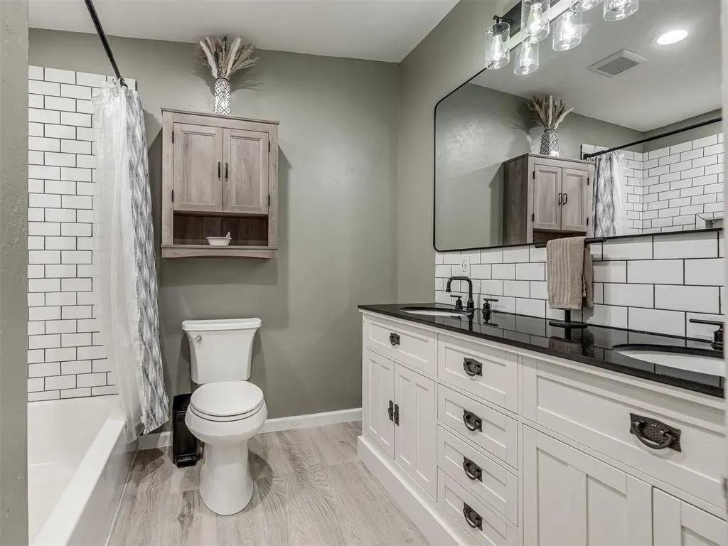 Photo 15 — 404 Elm Avenue, Wellston, OK 74881