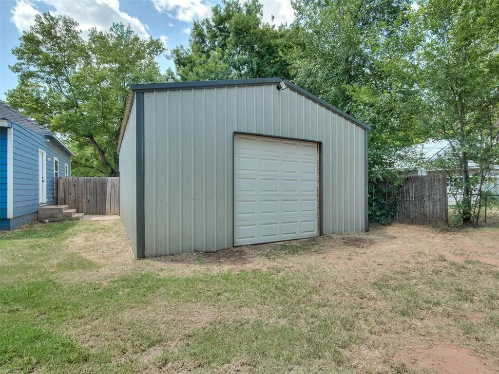 Photo 27 — 404 Elm Avenue, Wellston, OK 74881