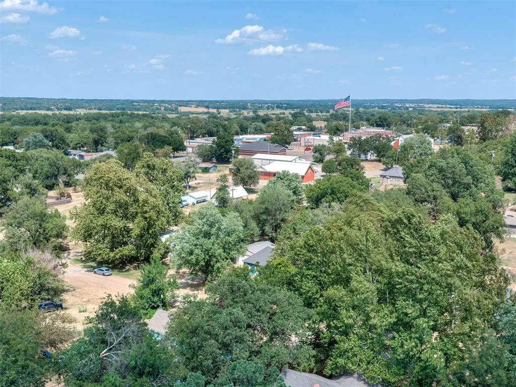 Photo 32 — 404 Elm Avenue, Wellston, OK 74881