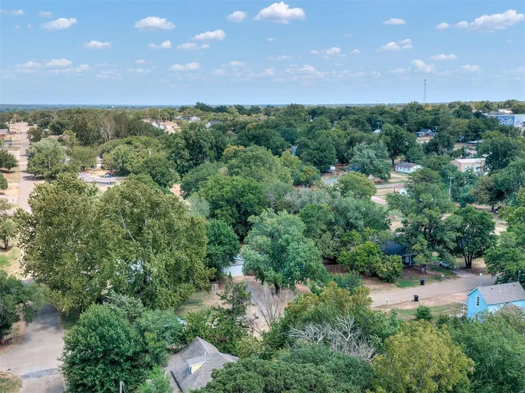 Photo 33 — 404 Elm Avenue, Wellston, OK 74881