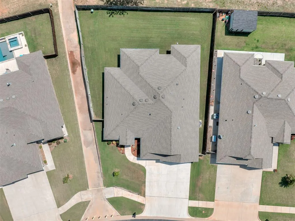 Photo 46 — 2412 Creek Side Circle, Moore, OK 73160
