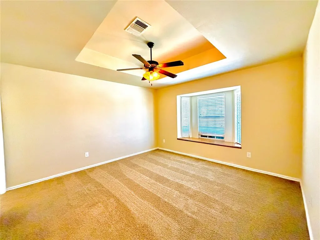 Photo 3 — 11136 NW 6th Terrace, Yukon, OK 73099