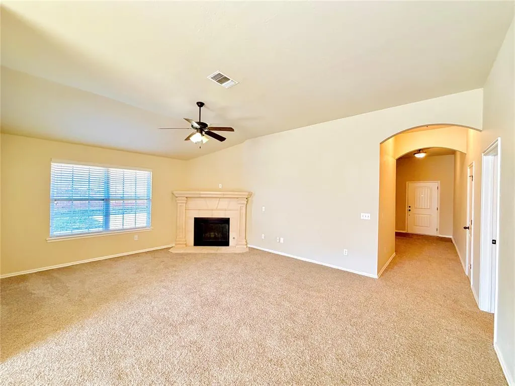 Photo 13 — 11136 NW 6th Terrace, Yukon, OK 73099