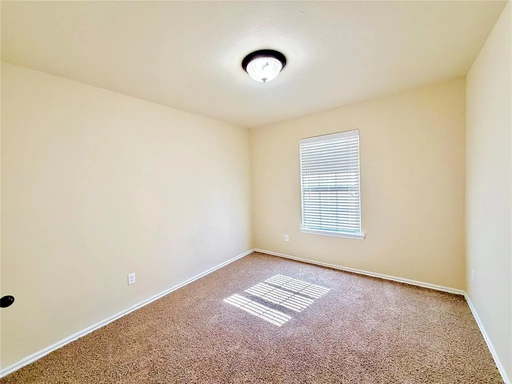 Photo 21 — 11136 NW 6th Terrace, Yukon, OK 73099