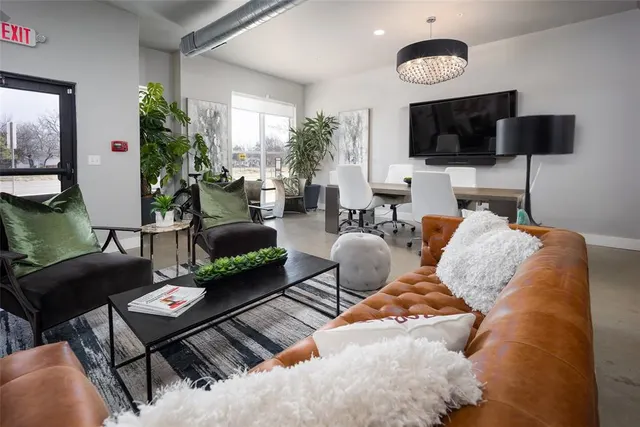 Photo 8 — 101 W Apache Street A, Norman, OK 73069