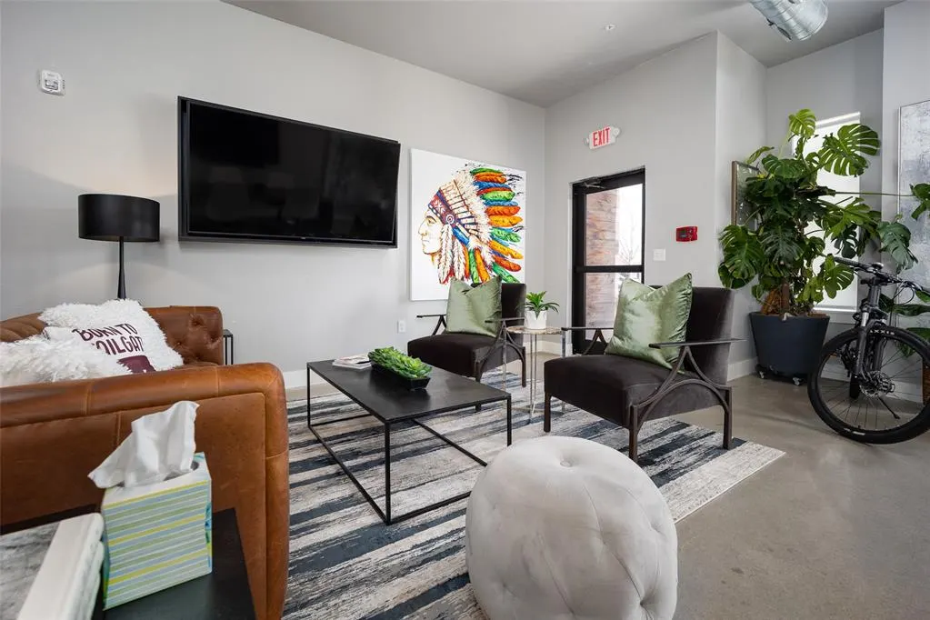 Photo 9 — 101 W Apache Street A, Norman, OK 73069